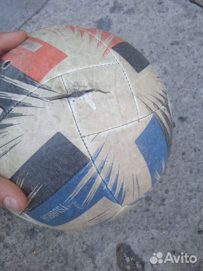 Футбольный мяч adidas