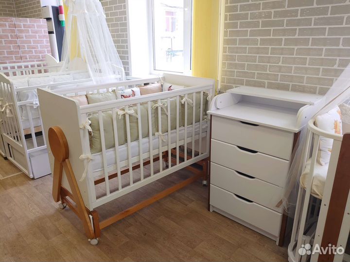 Детская кроватка с Маятником и автостенкой