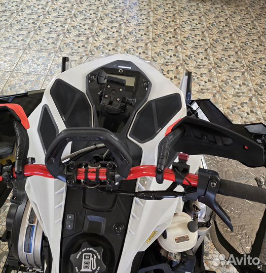 Ski-doo. summit x expert 165 850 E-tek turbo