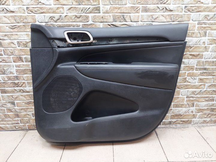 Обшивка боковой двери передняя правая Jeep Grand