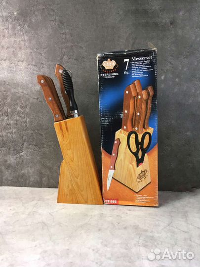 Набор кухонных ножей с подставкой