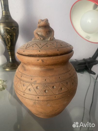 Глиняный горшок