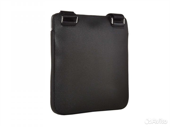 Lacostechantaco Flat Crossover