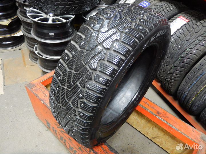 Pirelli Winter Ice Zero 215/55 R17