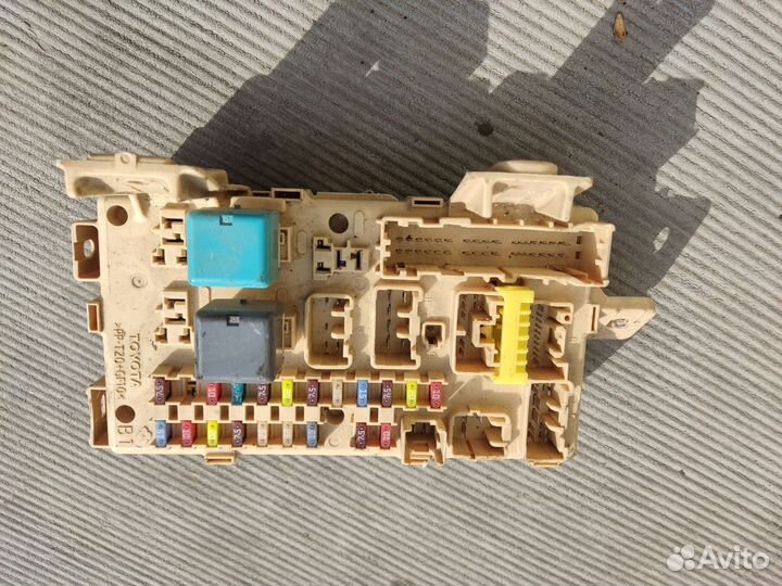 Блок предохранителей toyota avensis t250