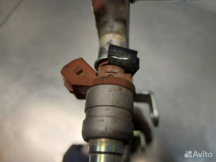 Топливная рейка рампа с форсунками Chevrolet