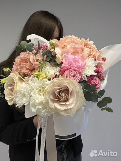 Коробка сборная яркая недная цветы в