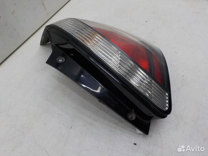 Фонарь задний правый на Kia Rio