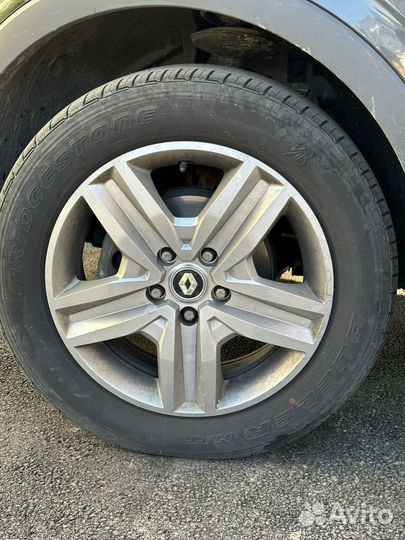 Bridgestone Dueler H/T 843 215/60 R17