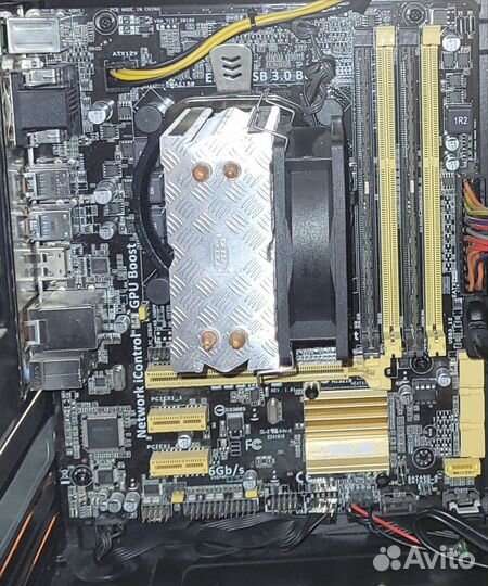 Материнская плата с процессором и памятью