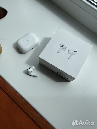 Airpods pro кейс + левый наушник