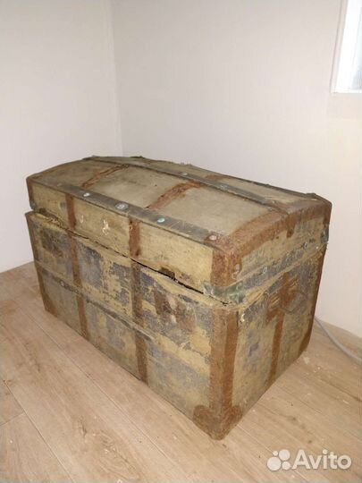 Сундук багажный старинный