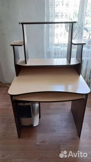 Компьютерный стол