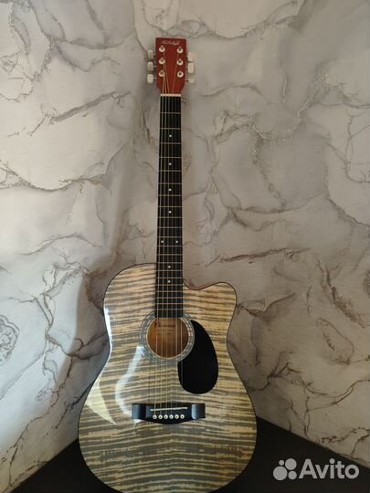 Классическая гитара (абсолютно новая)