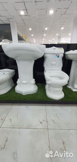 Умывальник и унитаз