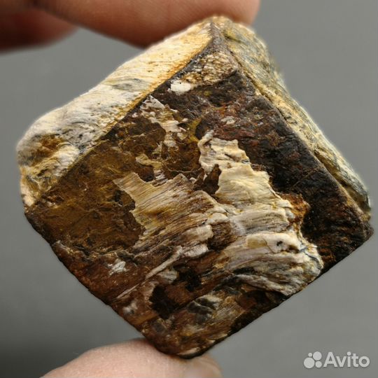 Псевдоморфоза лимонита по пириту