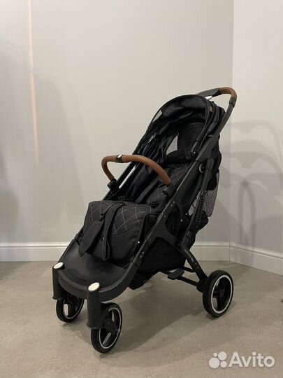 Продам прогулочную коляску Yoya Plus MAX 2023