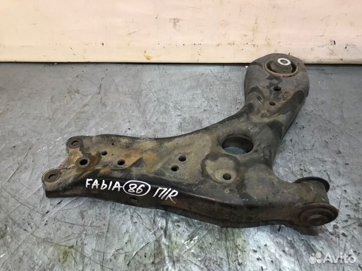 Рычаг поперечный передний правый Skoda Fabia 2 CGP