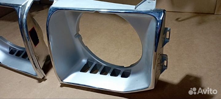 Рамка фары хром 2шт L+R Mitsubishi Pajero 2 92-96