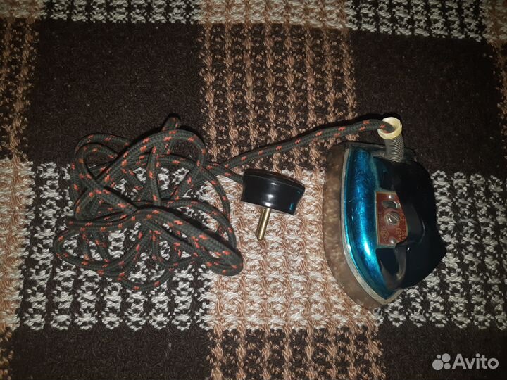 Утюг дорожный