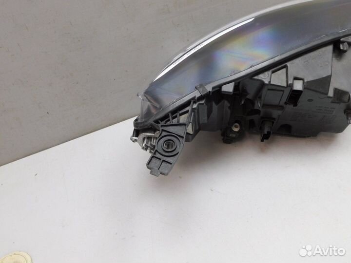 Фара левая Renault Arkana 260605885R