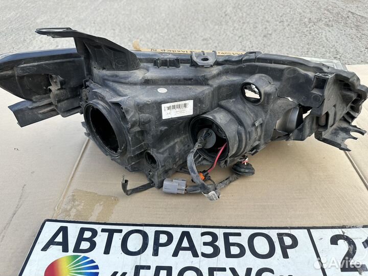 Фара левая Mitsubishi Outlander 3