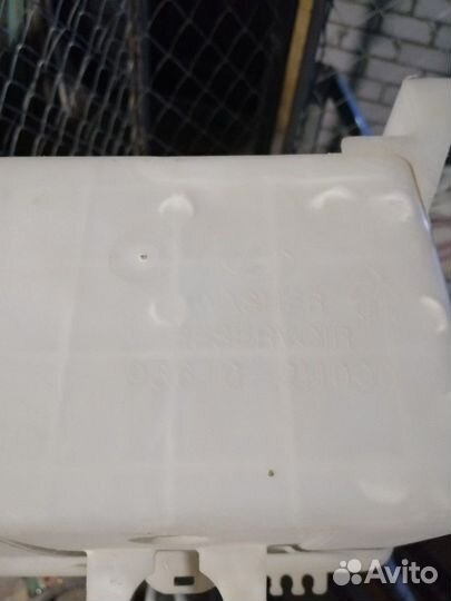 Бачок омывателя лобового стекла Hyundai Elantra