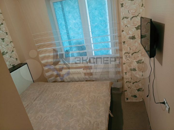 2-к. квартира, 37 м², 1/18 эт.