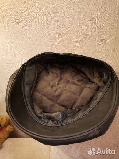 Кепка кожаная женская