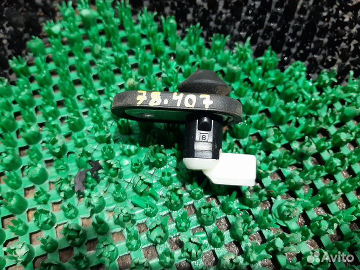 Концевик двери Toyota Land Cruiser