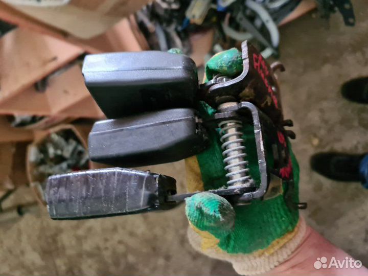 Замок ремня безопасности задний Renault Fluence