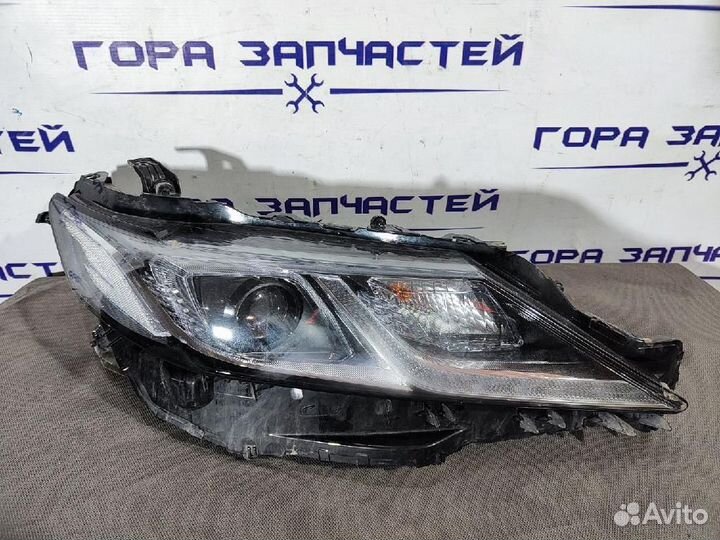 Фара правая Toyota Camry