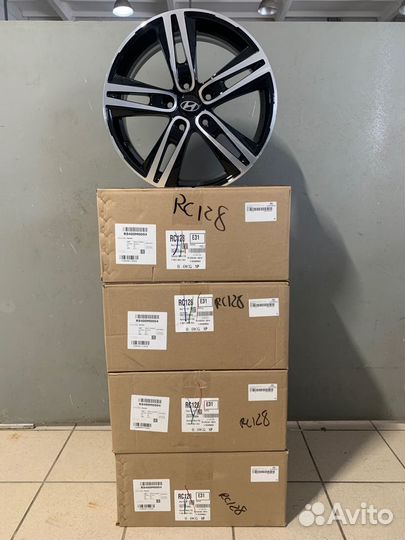 Комплект оригинальных дисков Hyundai R17