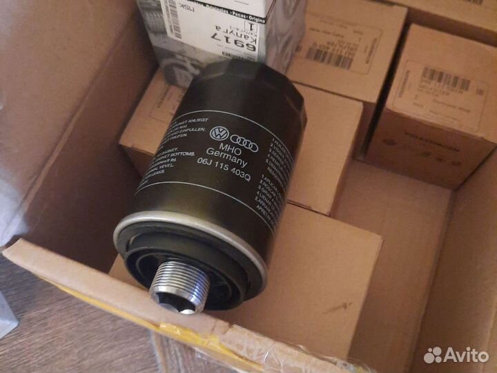 Фильтр масляный VAG 06J115403Q,06J115561B