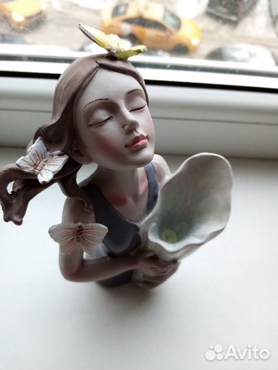 Статуэтка (мини ваза)