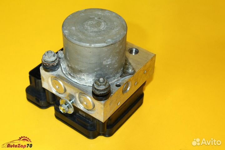 Toyota Camry (XV70) Блок ABS