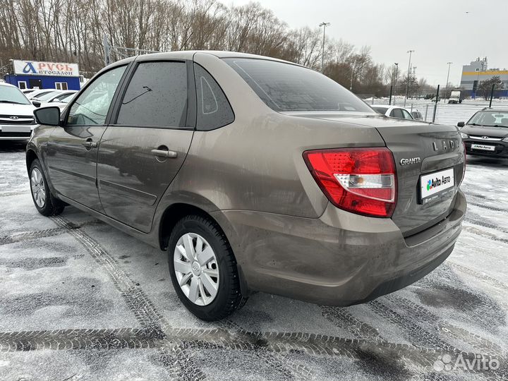 LADA Granta 1.6 МТ, 2022, 31 900 км