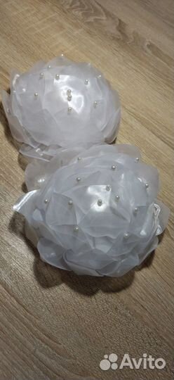 Белые бантики для праздника