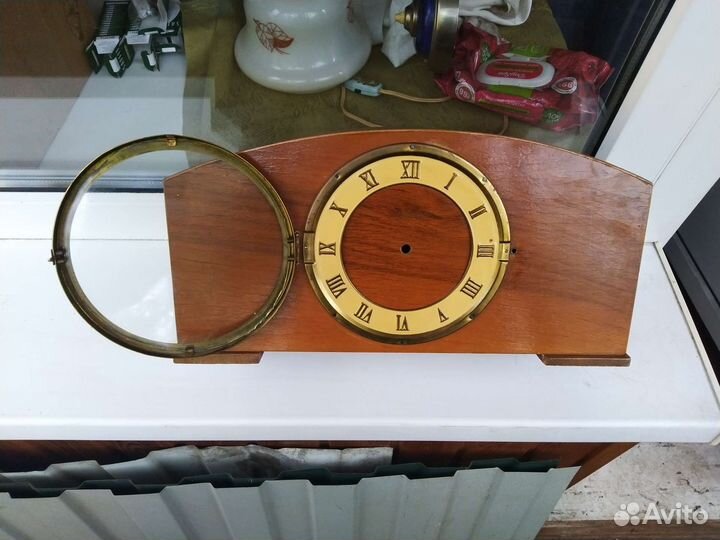 Старинные настенные часы и корпус