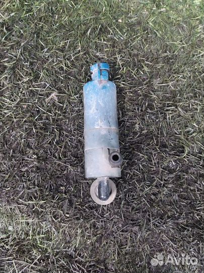 Насос омывателя Toyota Avensis