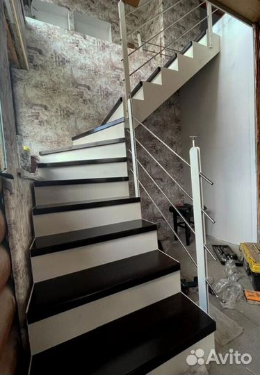 Перила деревянные с монтажем