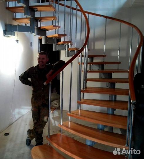 Каркас лестницы из металла