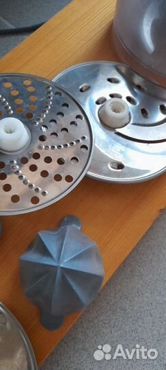 Комбайн кухонный рабочем состоянии braun 750Вт