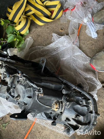 Фары на mitsubishi lancer 10