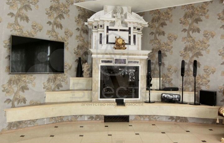 Коттедж 420 м² на участке 10 сот.