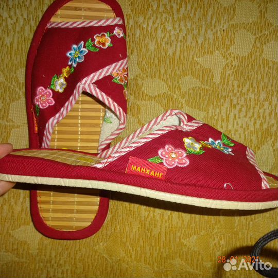 Шлепанцы массажные женские с вышивкой mahxahг
