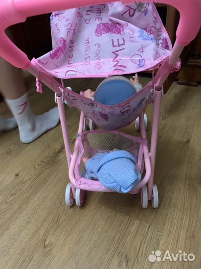 Коляска кукольная с 2 куклами