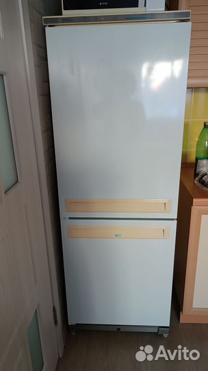 Холодильник бу Stinol