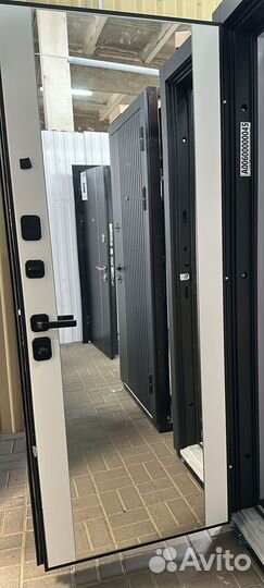 Входная дверь Горизонталь Зеркало