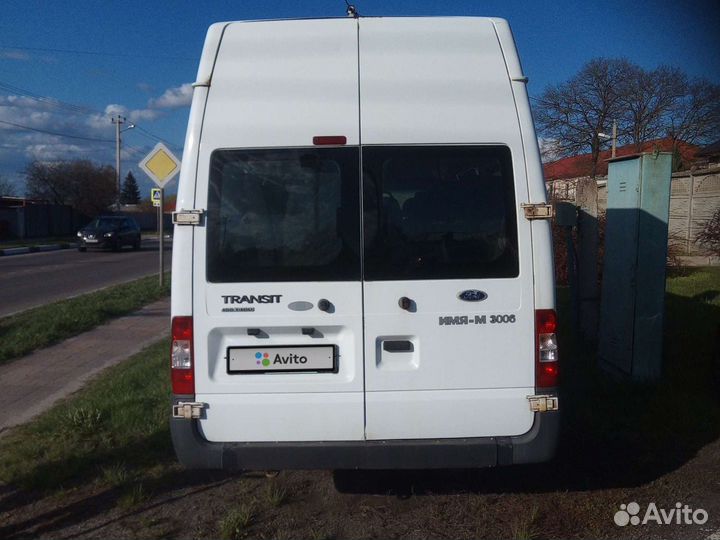 Ford Transit микроавтобус, 2013